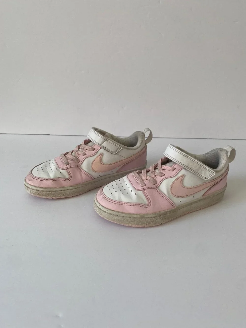 Girls Nike Size 1 Pink & White High-Top Sneakers